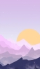 📱薄い紫の空と山と黄色い月 iPhone 14 Pro 壁紙・待ち受け