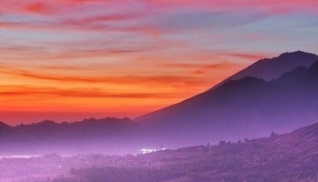 📱夕暮れ 富士山 iPhone 14 壁紙・待ち受け