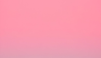 📱薄いピンクと青のグラデーション iPhone 14 Pro 壁紙・待ち受け
