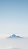 📱雲と雪山 澄んだ空 iPhone 14 Pro Max 壁紙・待ち受け