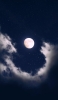 📱満月と雲と星空 iPhone 14 Plus 壁紙・待ち受け