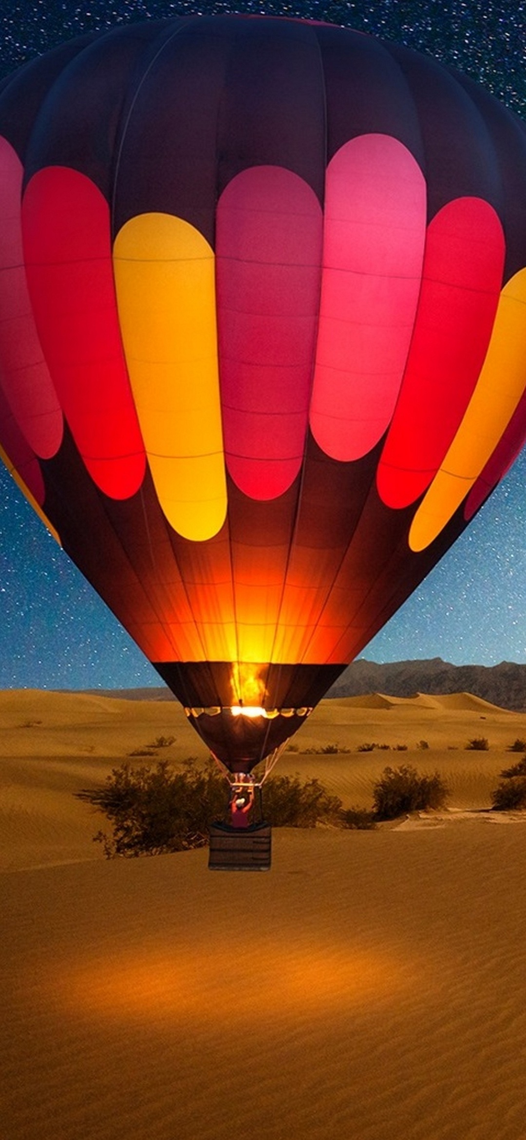 夜の砂漠を飛ぶ気球 Find X Android 壁紙 待ち受け スマラン