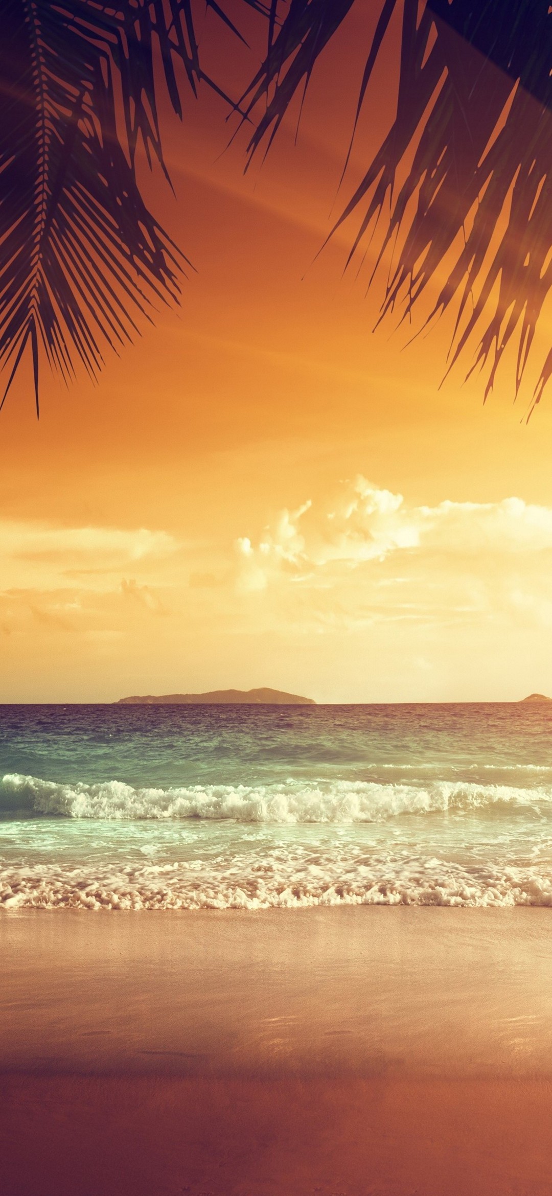 砂浜と綺麗な海と夕焼け Iphone 12 Mini 壁紙 待ち受け Sumaran