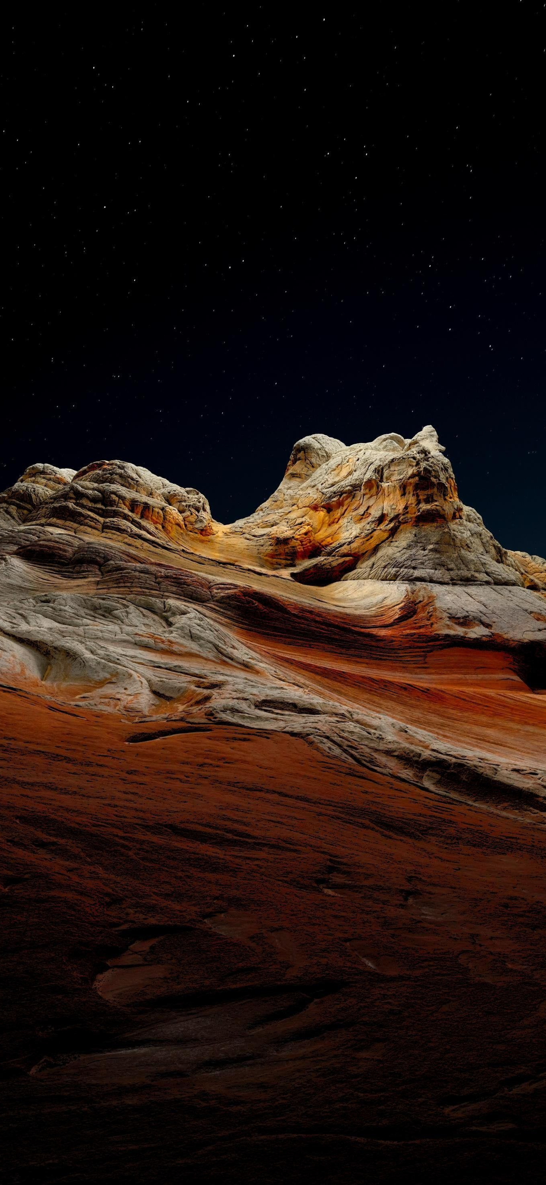 赤土色の岩山と星空 Redmi 9t Android スマホ壁紙 待ち受け スマラン