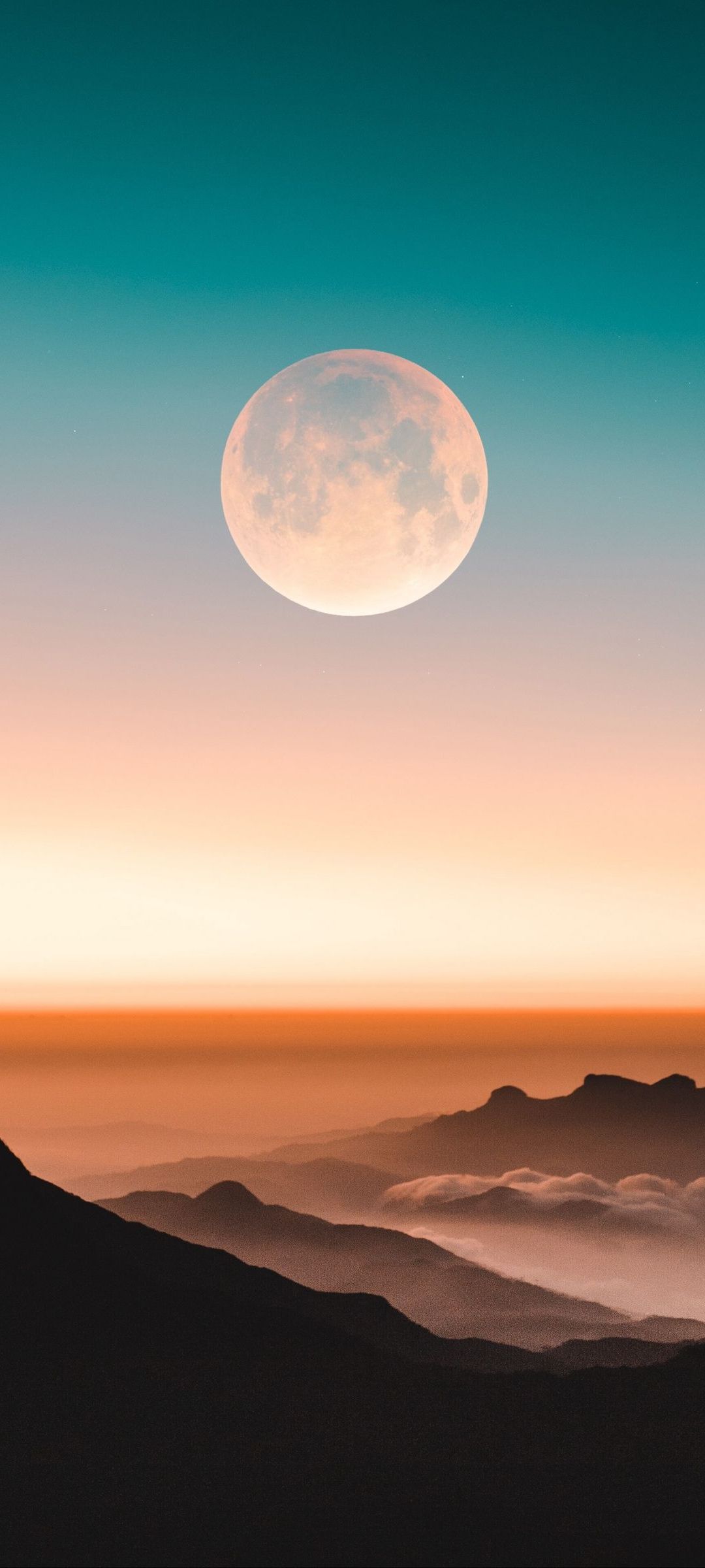 満月 淡い青 オレンジのグラデーションの空 山 Oppo Reno3 A Androidスマホ壁紙 待ち受け スマラン