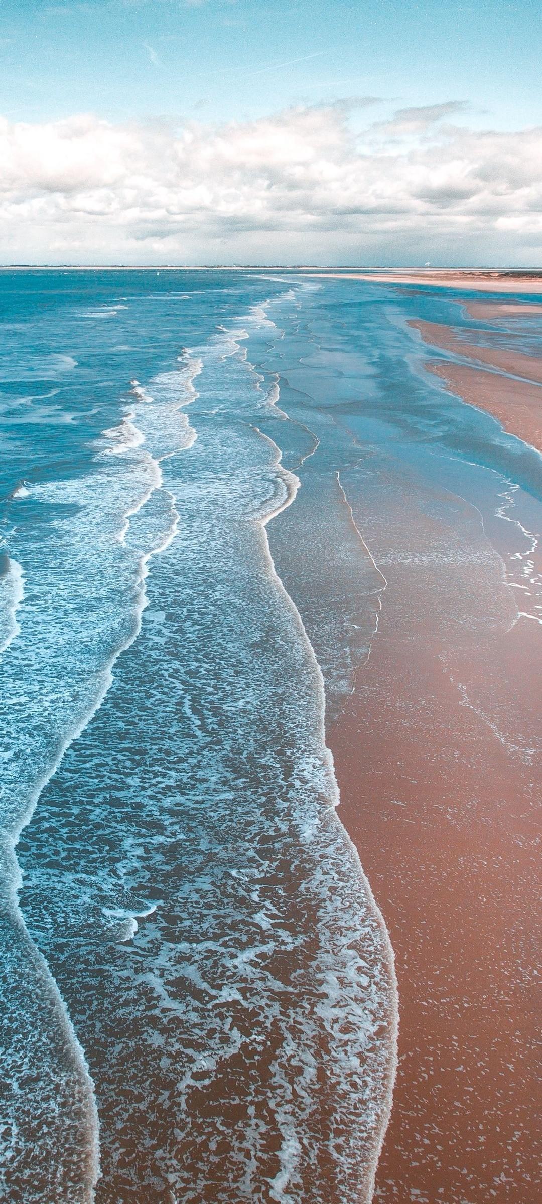 ビーチ 綺麗な波 Oppo Reno3 A Androidスマホ壁紙 待ち受け スマラン