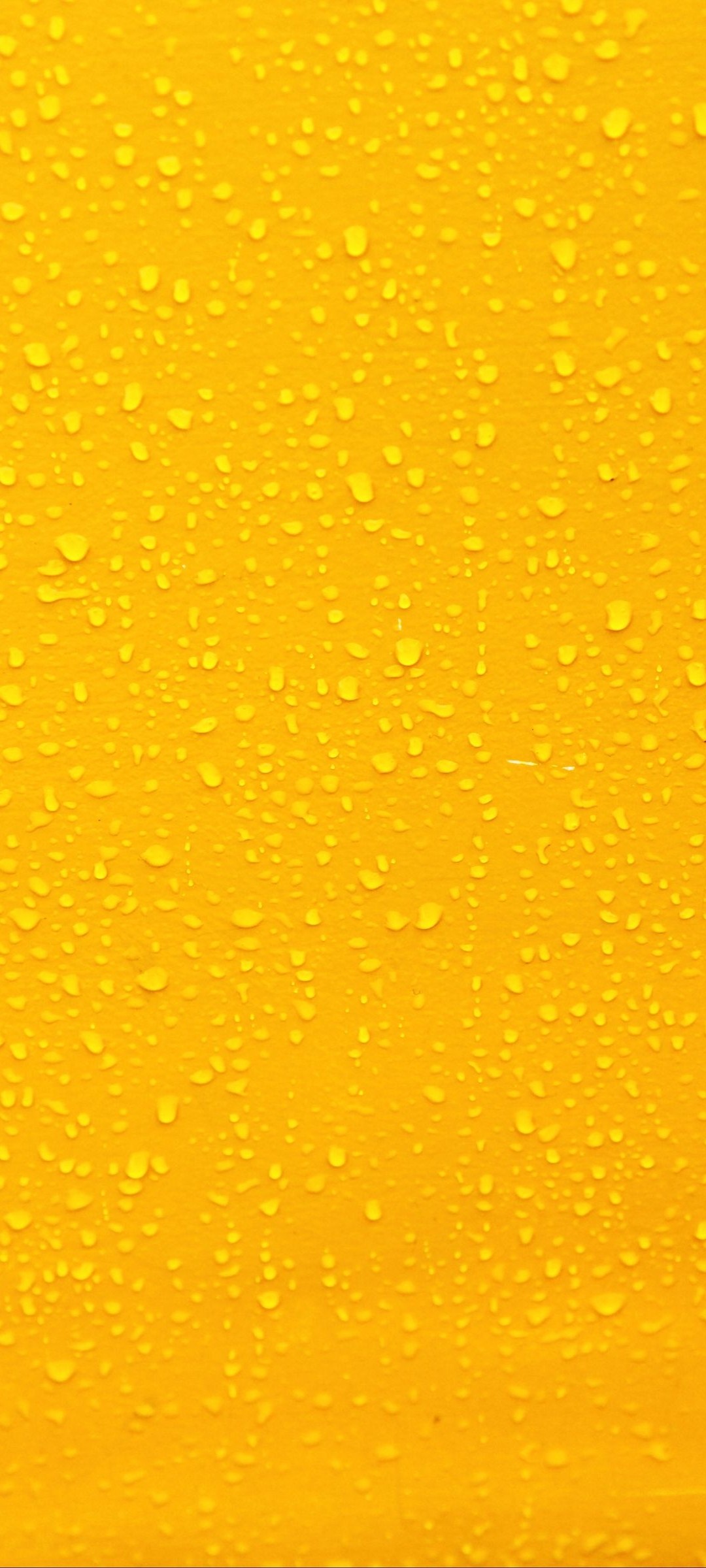 水滴のついた黄色の壁 Redmi Note 10 Pro Androidスマホ壁紙 待ち受け スマラン