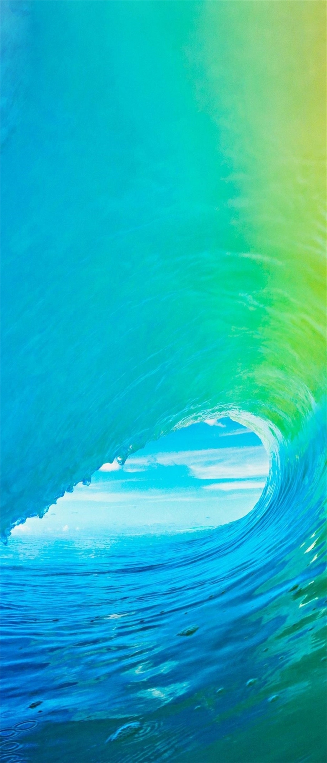 水色 緑の綺麗な波 青空 Xperia 10 Ii Androidスマホ壁紙 待ち受け スマラン