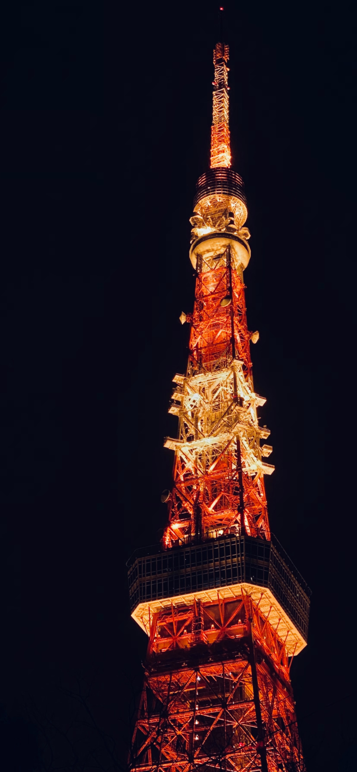 夜 ライトアップされた東京タワー Iphone 12 壁紙 待ち受け スマラン