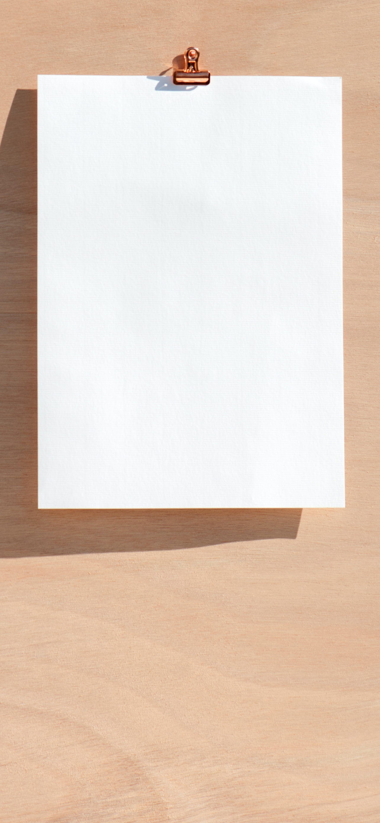 木の板と白い紙 Iphone 13 Pro Max 壁紙 待ち受け Sumaran