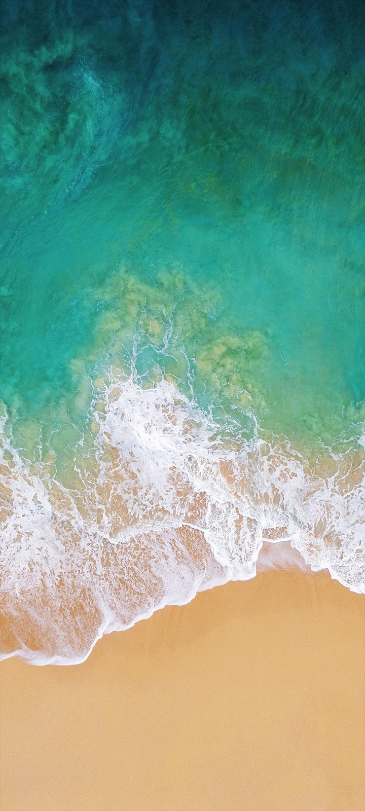 俯瞰視点 綺麗な海と浜辺 Moto E7 Power Androidスマホ壁紙 待ち受け スマラン