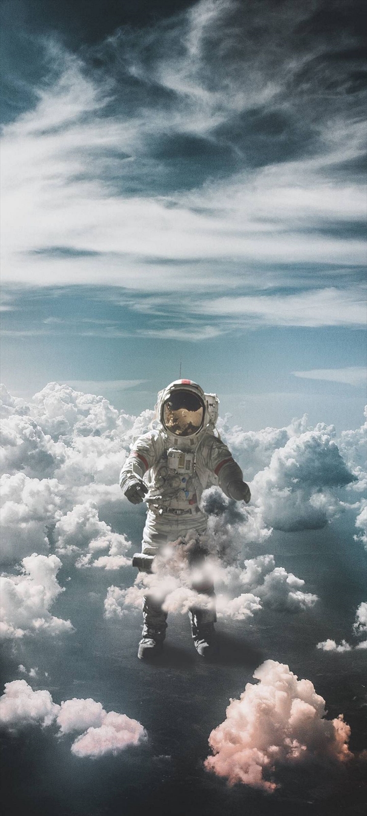 宇宙飛行士 空と雲 Moto E7 Power Androidスマホ壁紙 待ち受け スマラン