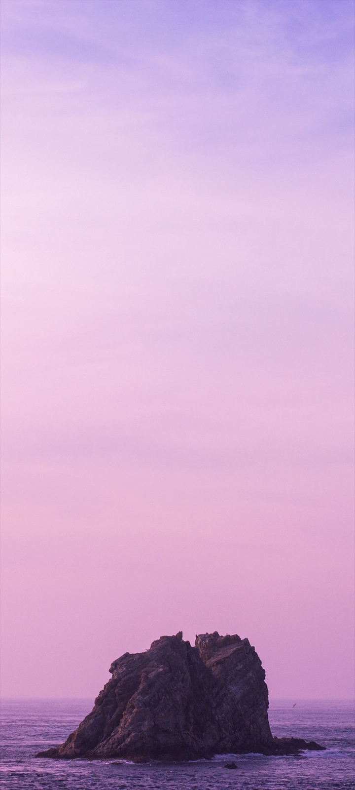 ゴツゴツした岩の孤島 紫の空 Oppo A5 Androidスマホ壁紙 待ち受け スマラン