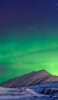 📱青い星空と緑のオーロラと雪の大地 Google Pixel 5 Android 壁紙・待ち受け