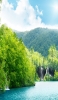 📱青空と森と綺麗な湖 iPhone XS 壁紙・待ち受け