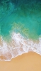 📱上から撮影したエメラルドの海 iPhone 11 Pro 壁紙・待ち受け