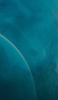 📱上から見たエメラルドの海と虹 iPhone XS 壁紙・待ち受け