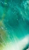 📱綺麗なエメラルドの波のクローズアップ iPhone 13 Pro 壁紙・待ち受け