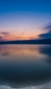 📱綺麗な青空と冷たい湖 iPhone 11 Pro Max 壁紙・待ち受け