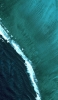 📱緑の海と波 iPhone SE (第1世代) 壁紙・待ち受け
