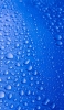 📱大量の水滴がついた青いガラス iPhone SE (第1世代) 壁紙・待ち受け