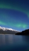 📱カナダの綺麗な湖と雪山と緑のオーロラ iPhone 6 壁紙・待ち受け