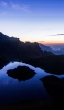 📱標高の高い山にある池から見た景観 iPhone 7 壁紙・待ち受け