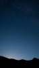 📱満天の星空と山のシルエット iPhone 6s 壁紙・待ち受け