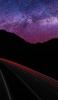 📱紫 星空 山 赤い光 道路 iPhone SE (第2世代) 壁紙・待ち受け