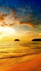 📱金色に染まる海と遠くに見える島 iPhone 8 壁紙・待ち受け