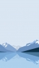 📱雪山と鏡面する海のイラスト iPhone SE (第2世代) 壁紙・待ち受け