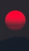📱真っ赤な太陽と山のシルエット iPhone SE (第2世代) 壁紙・待ち受け