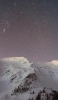 📱夜の銀河と雪山 iPhone 6 壁紙・待ち受け