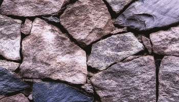 📱大きさが異なる石で造られた壁 iPhone 7 壁紙・待ち受け
