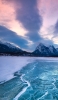 📱凍った湖と曇天の空 iPhone 11 壁紙・待ち受け