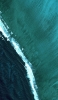 📱上から見た緑の波 iPhone XR 壁紙・待ち受け