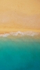 📱俯瞰視点の砂浜と海 iPhone XR 壁紙・待ち受け