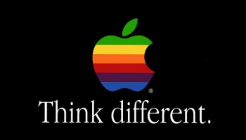 📱Apple Think Different iPhone SE (第3世代) 壁紙・待ち受け