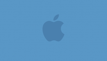 📱淡い水色のアップルのロゴ iPhone 13 Pro 壁紙・待ち受け