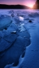 📱氷の台地の間を流れる川 Google Pixel 5 壁紙・待ち受け
