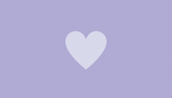 📱ミニマル 可愛い紫色のハート iPhone 13 Pro 壁紙・待ち受け