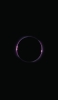 📱暗闇の中の紫の輪 iPhone 13 mini 壁紙・待ち受け