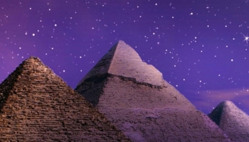 📱綺麗な星空とピラミッドとラクダ Redmi 9T Android 壁紙・待ち受け