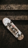 📱錆びついた階段と裏返しの汚れたスケートボード Redmi 9T Android 壁紙・待ち受け