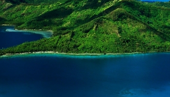 📱海に囲まれた緑の無人島 Galaxy A32 5G 壁紙・待ち受け