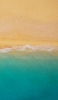 📱俯瞰で撮影した綺麗な海と砂浜 moto e7 power 壁紙・待ち受け