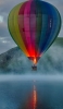 📱海上を飛ぶカラフルな気球 ZenFone 7 Pro 壁紙・待ち受け