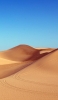 📱4輪の跡が残る砂漠と綺麗な青空 Galaxy S21 5G 壁紙・待ち受け