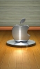 📱木のフロアー 銀のアップルのロゴ ZenFone 7 Pro 壁紙・待ち受け