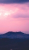 📱淡いピンクの空 台形の山 Xperia 8 Lite 壁紙・待ち受け